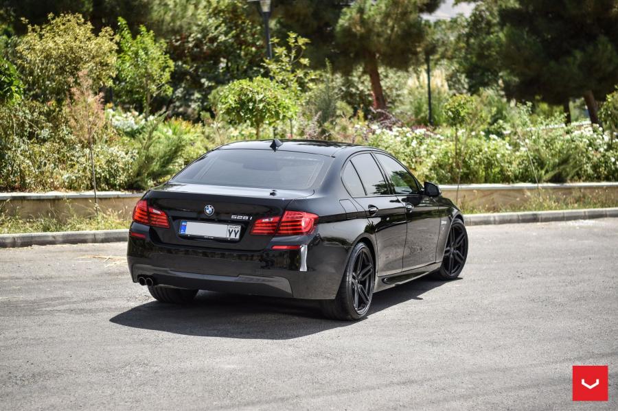  BMW 528i Sedan on Vossen Wheels (HF-1) 2019 года  (фото 9 из 20)